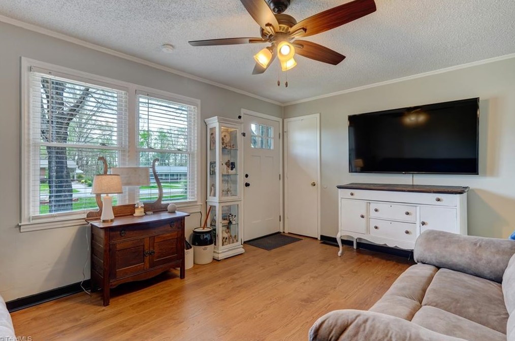 4223 Compton Dr, Winston Salem, NC 27107-4514