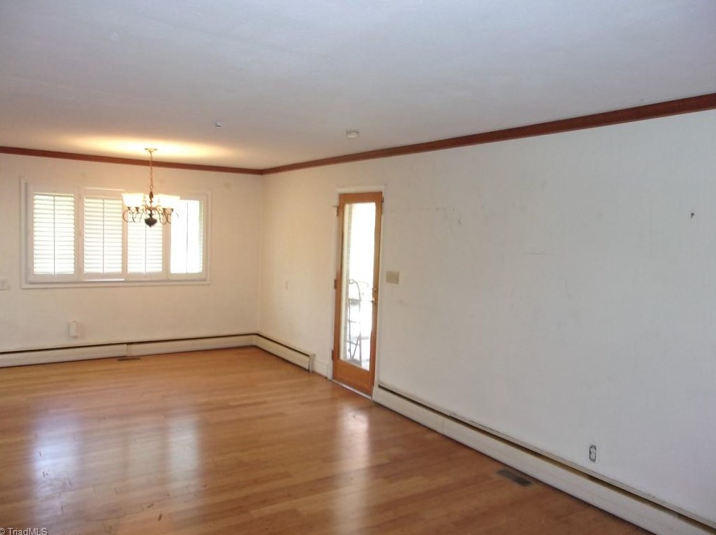 304 Pineridge Dr, High Point NC  27262-8207 exterior
