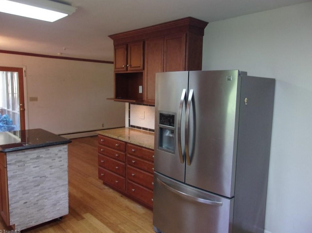 304 Pineridge Dr, High Point NC  27262-8207 exterior