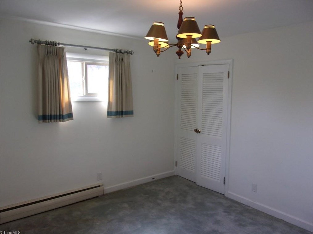304 Pineridge Dr, High Point NC  27262-8207 exterior
