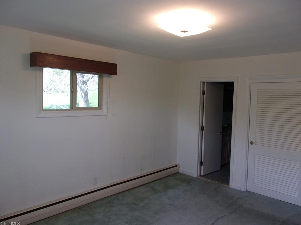 304 Pineridge Dr, High Point NC  27262-8207 exterior