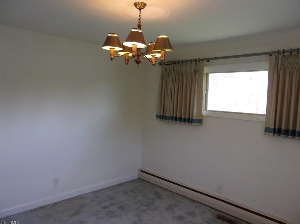304 Pineridge Dr, High Point NC  27262-8207 exterior