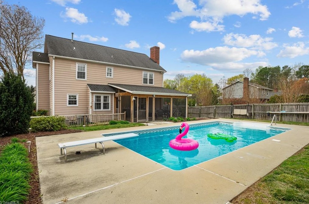 1601 Whites Mill Rd, High Point NC  27265-9645 exterior