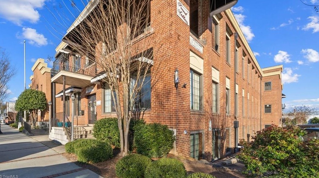 210 Main St, Kernersville, NC 27284-2818