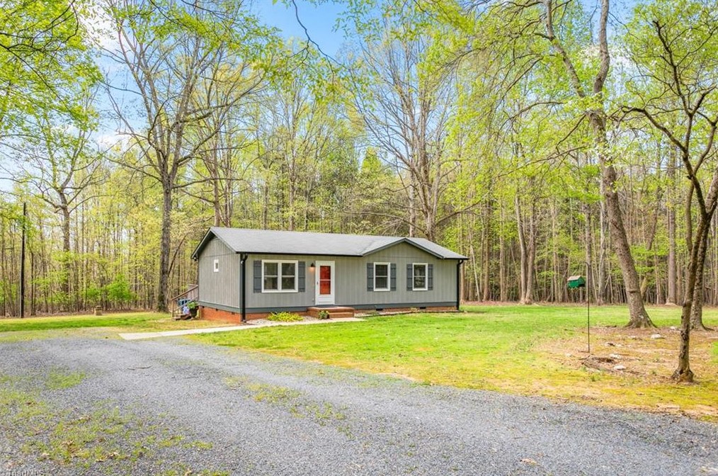 709 Weatherby Ln, Greensboro, NC 27406