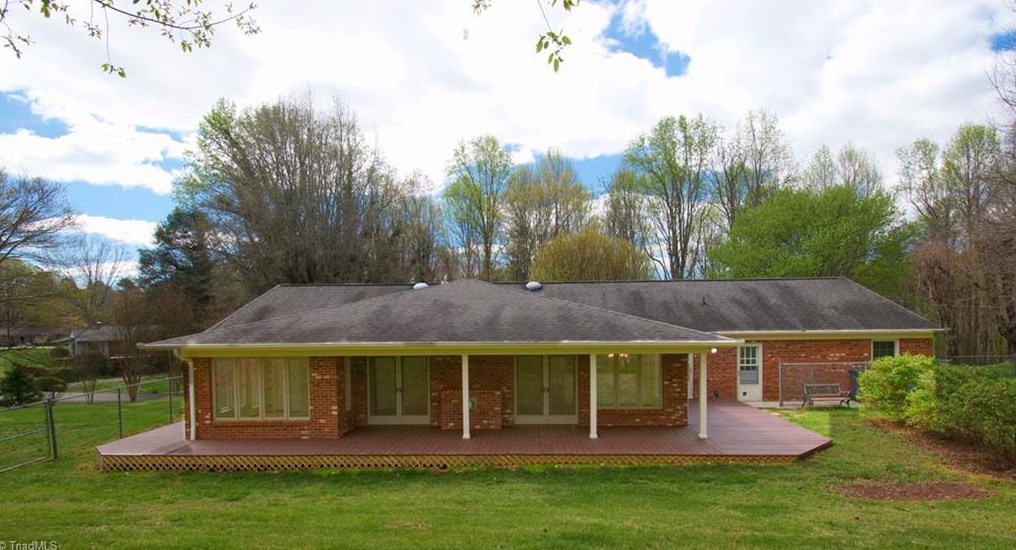 100 Cedar St, North Wilkesboro NC  28659-3420 exterior