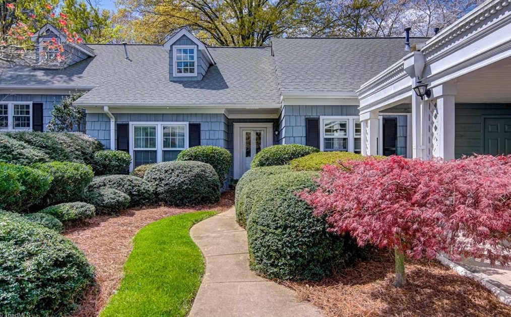 1204 Kent Place Ln, Winston Salem NC  27104-1140 exterior