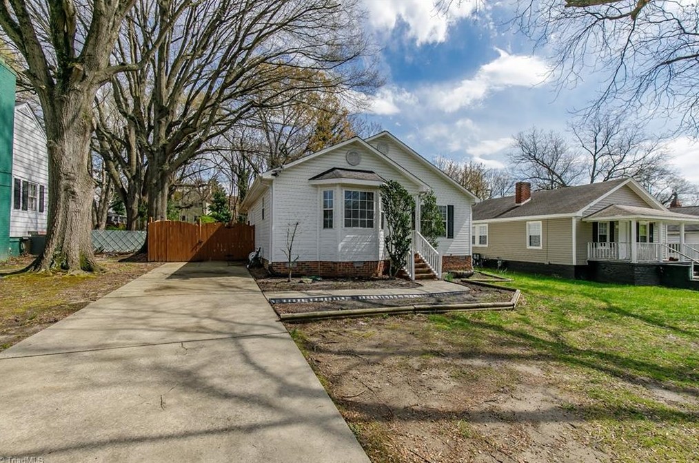 112 Markham St, Burlington, NC 27215