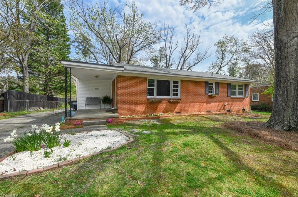 3008 Shamrock Dr, Greensboro, NC 27408-3520