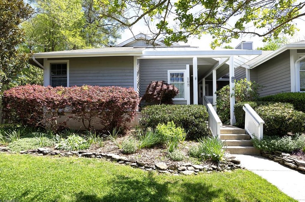 108 Elmwood Cir, Chapel Hill, NC 27514