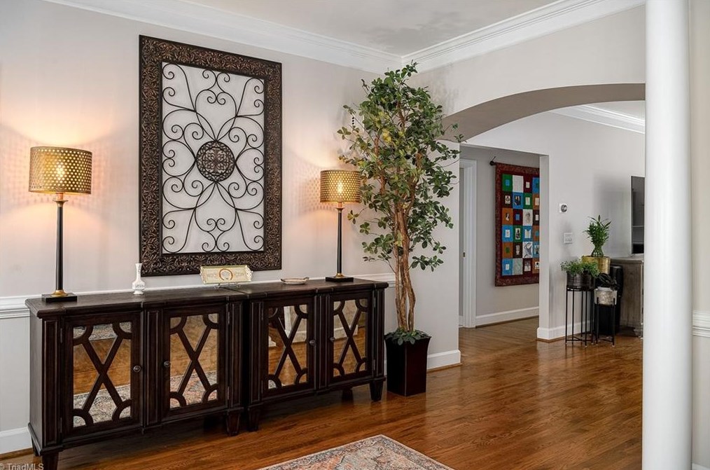 2 Bluff Ridge Ct, Greensboro NC  27455-2298 exterior