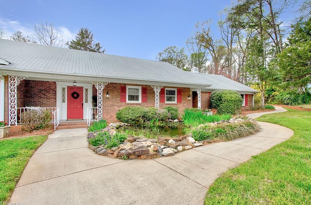 120 Buckhaven Ct, Rural Hall, NC 27045