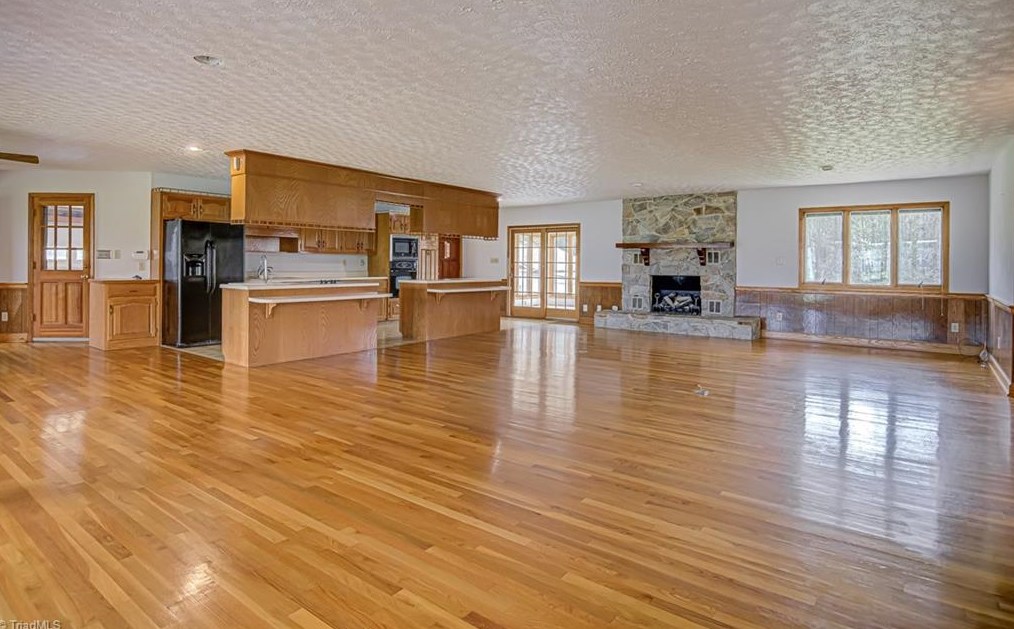 1604 Teague Ln, Kernersville NC  27284-7523 exterior