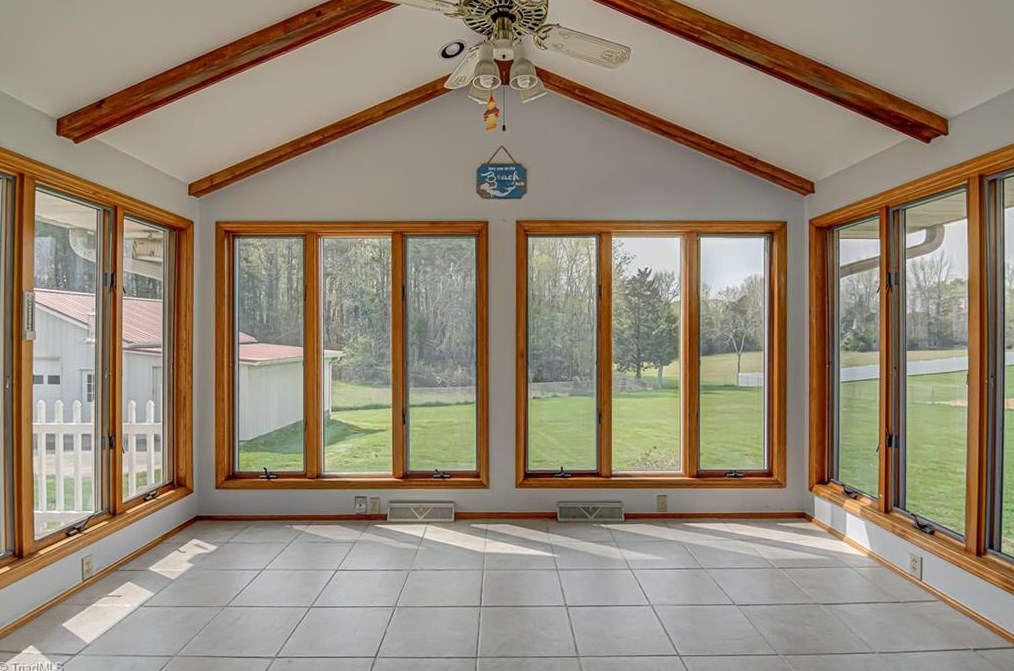 1604 Teague Ln, Kernersville NC  27284-7523 exterior