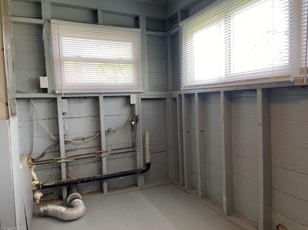 617 Paramount St, High Point NC  27260-6064 exterior