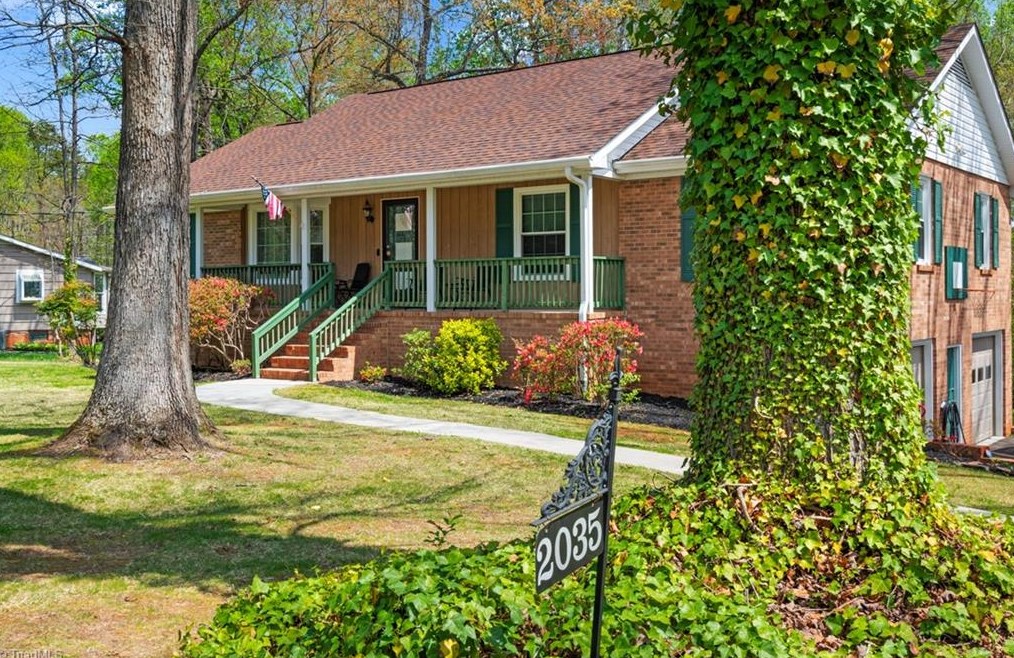 2035 Duckworth Ct, Winston Salem, NC 27106-9619