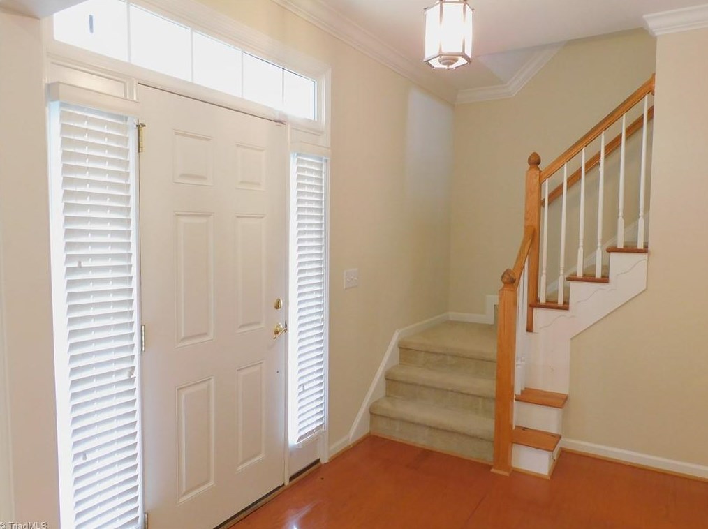 4706 Ridgefall Rd, Greensboro, NC 27410