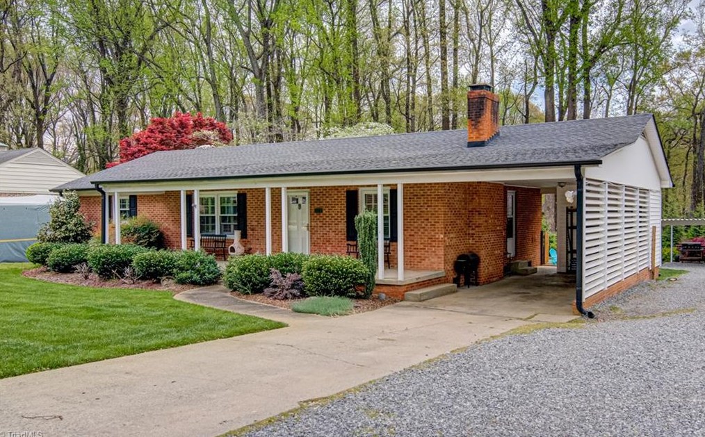 112 Pineburr Rd, Greensboro, NC 27455