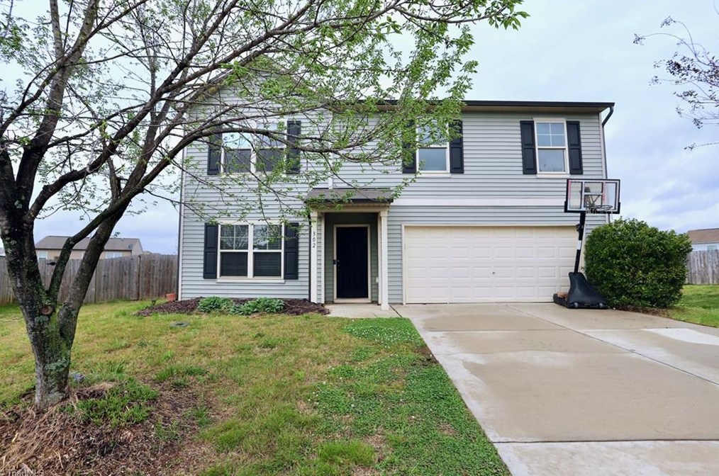 302 Wallington Ct, Mebane, NC 27302