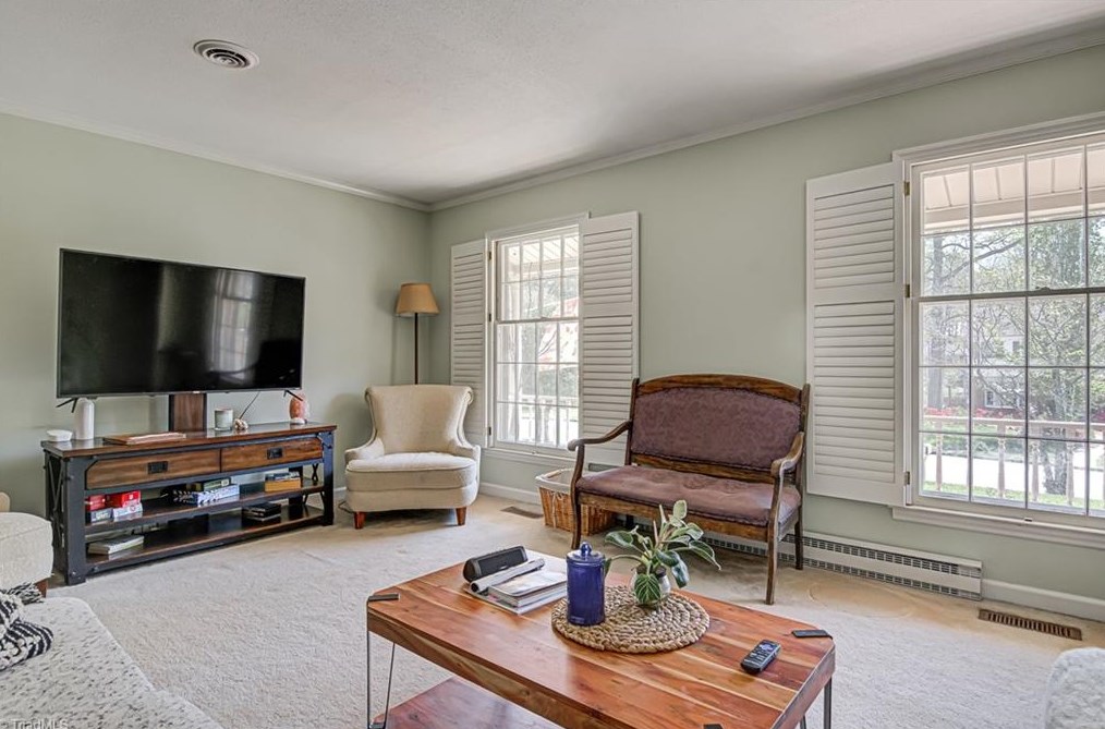 1405 Wales Dr, High Point NC  27262-7340 exterior