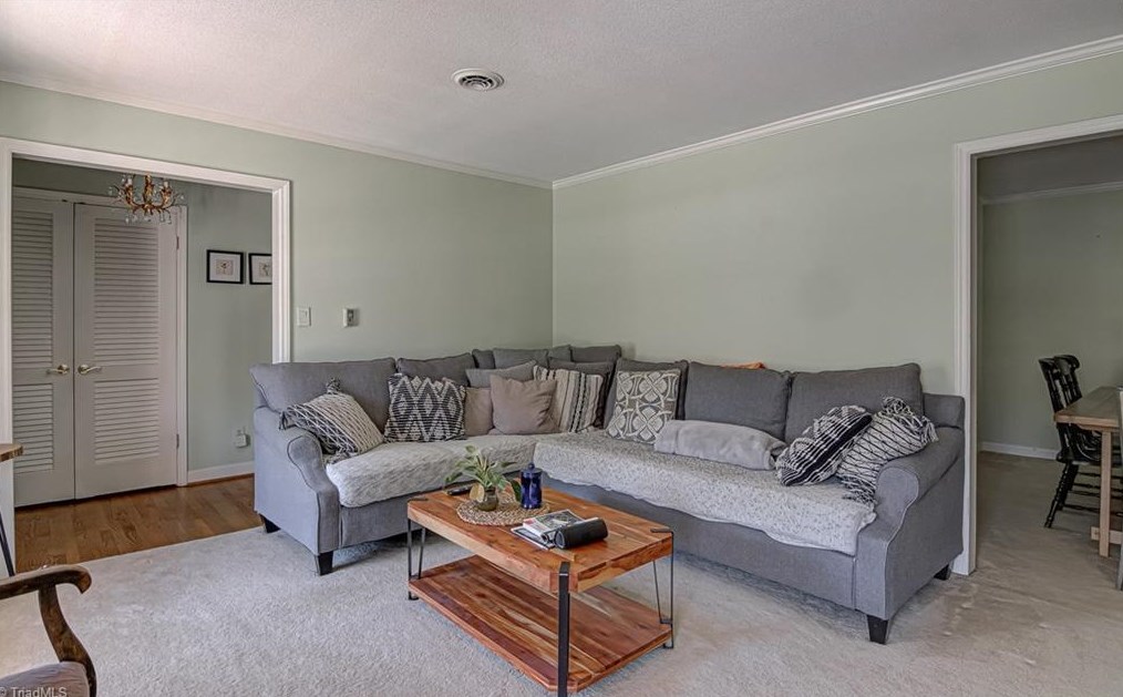 1405 Wales Dr, High Point NC  27262-7340 exterior