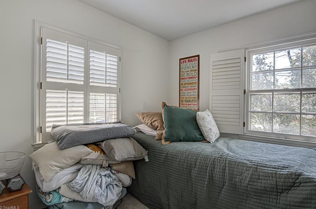 1405 Wales Dr, High Point NC  27262-7340 exterior