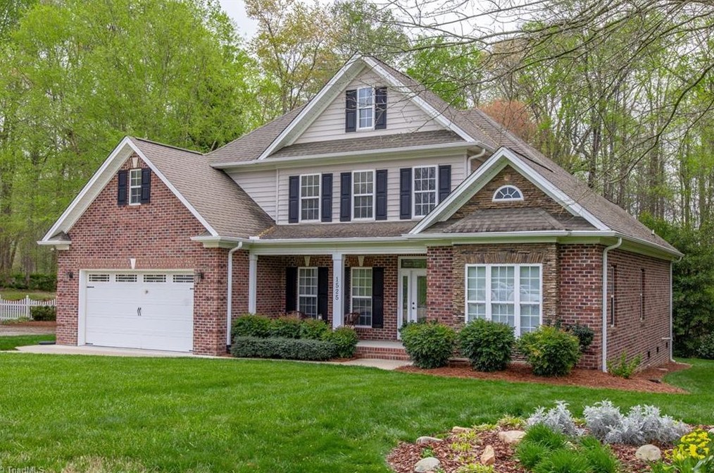 1525 Fred Chapel Ln, Kernersville, NC 27284-7976