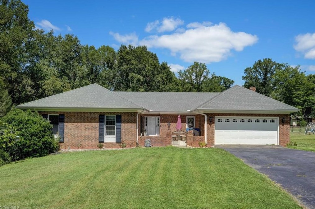 1301 Church St, Eden, NC 27288