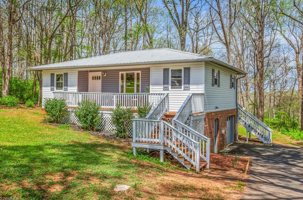 4429 Bryn Mawr Ln, Winston Salem, NC 27103-5912