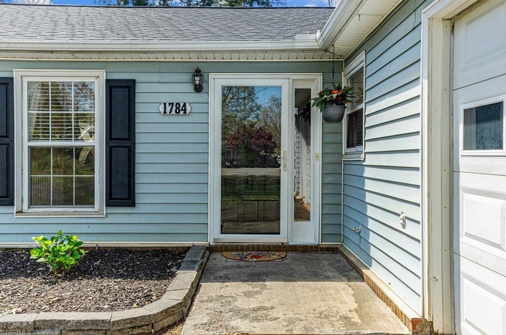 1784 Ryefield Ct, Kernersville, NC 27284-9526