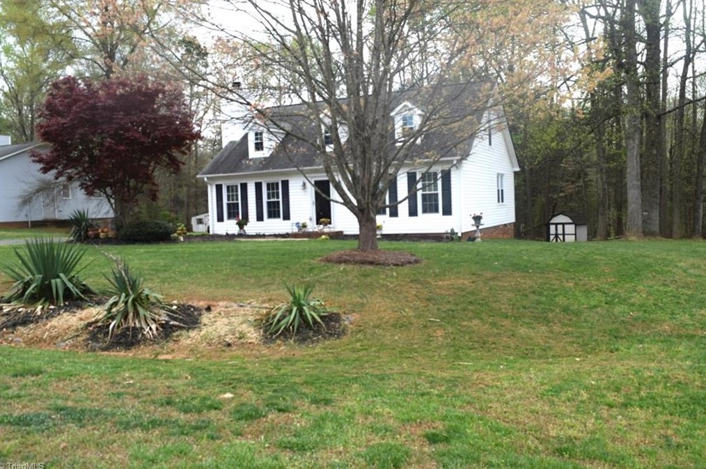 5242 Shaddowfax Dr, Kernersville, NC 27284-9675
