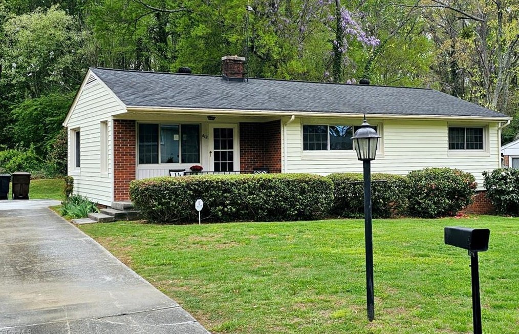 612 Woodridge Ln, High Point NC  27262-2248 exterior