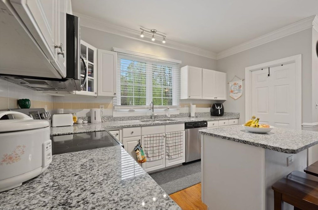 4535 Asbury Place Dr, Clemmons NC  27012-7708 exterior