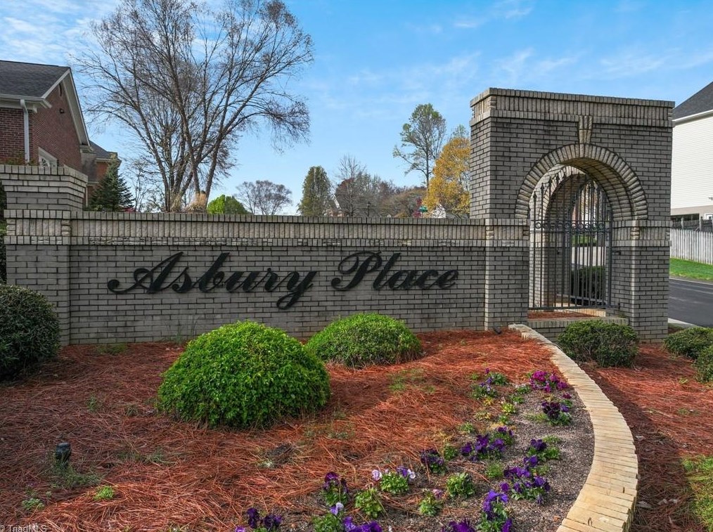 4535 Asbury Place Dr, Clemmons NC  27012-7708 exterior