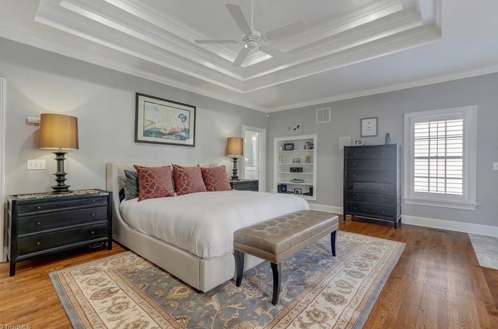 2002 Rockglen Ln, Greensboro NC  27410-2169 exterior