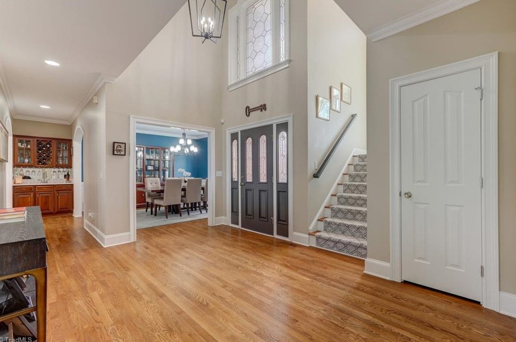 2002 Rockglen Ln, Greensboro NC  27410-2169 exterior