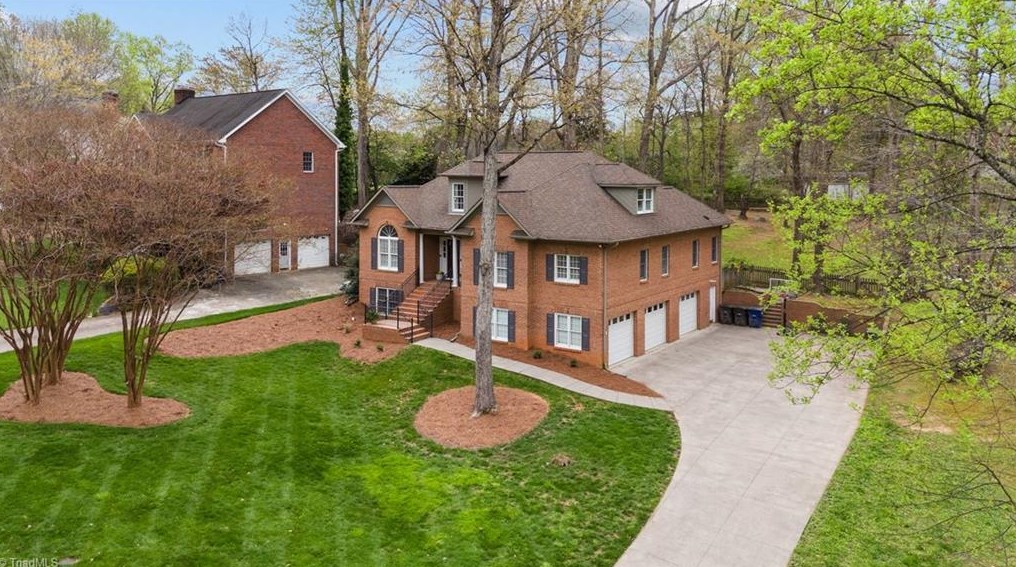 708 Lynn Dee Dr, Winston Salem, NC 27106-3610