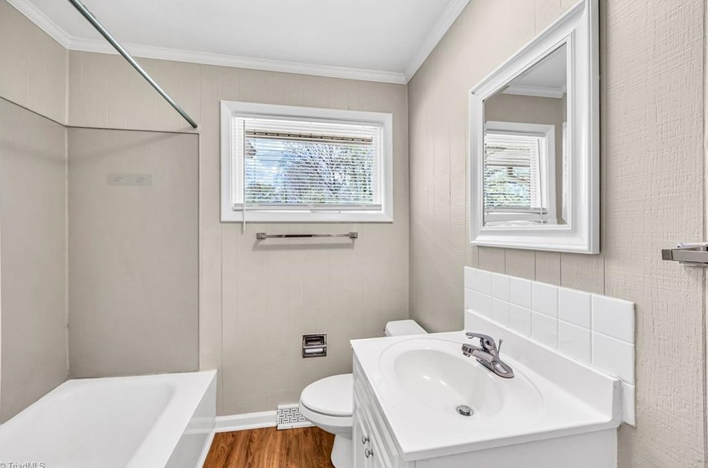 3102 Shamrock Dr, Greensboro NC  27408-3011 exterior