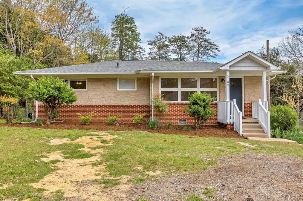 3102 Shamrock Dr, Greensboro NC  27408-3011 exterior
