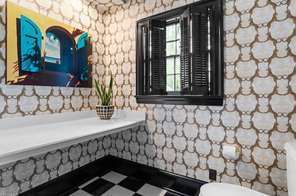 3239 Vly Rd, Winston Salem NC  27106-2529 exterior