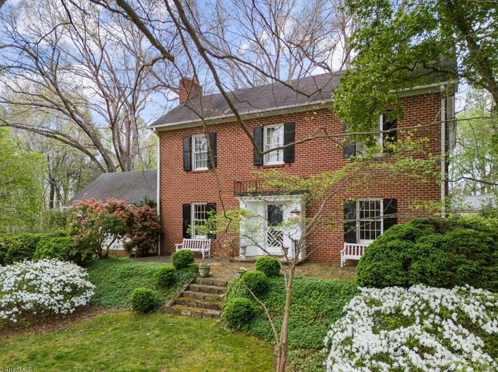 3239 Valley Rd, Winston Salem NC  27106-2504 exterior