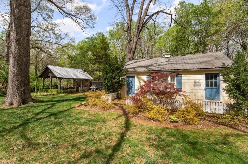 3239 Vly Rd, Winston Salem NC  27106-2529 exterior