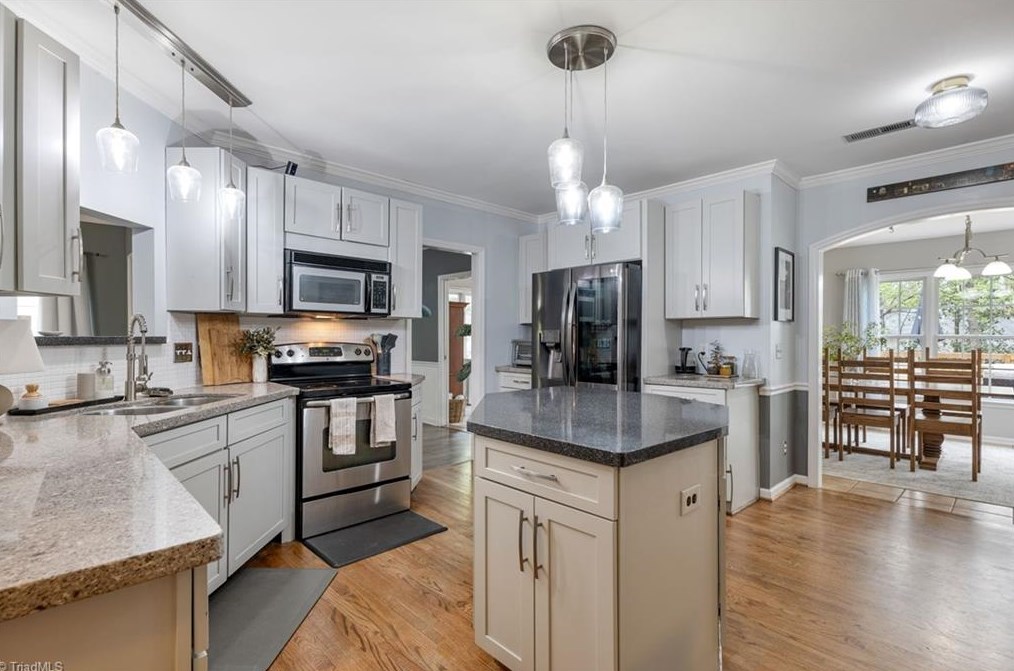 4505 Brandt Ridge Dr, Greensboro NC  27410-8446 exterior