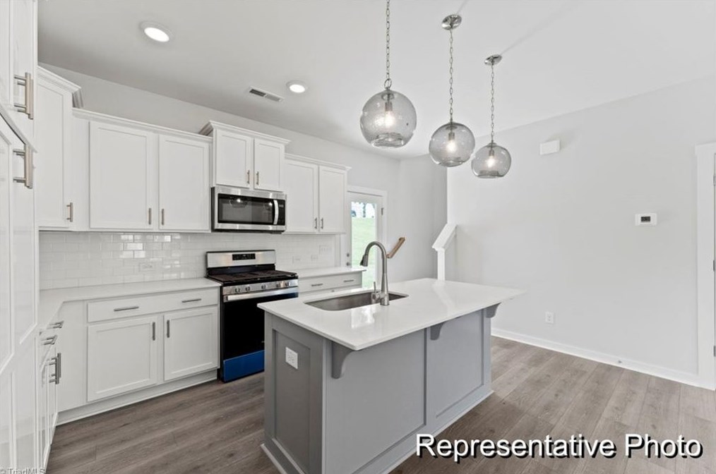 4627 Shattalon Dr, Winston Salem, NC 27106-1652