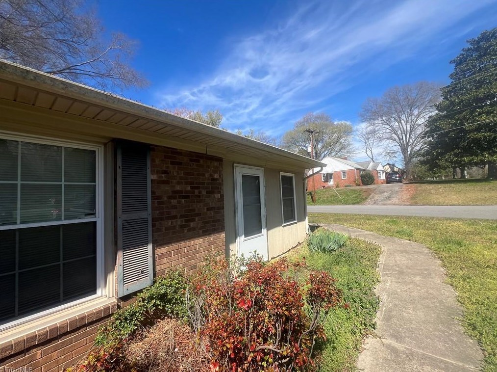 1143 Washington St, Eden, NC 27288