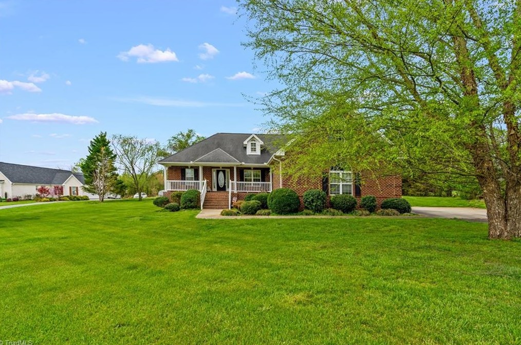 5347 Spencer Lake Rd, High Point, NC 27263-8053