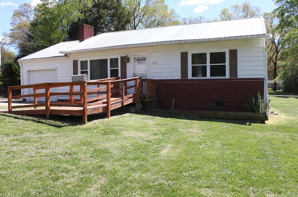 550 E Presnell St, Asheboro, NC 27203