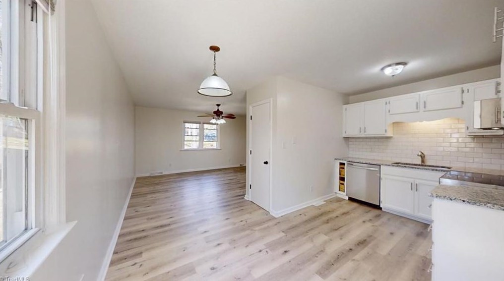 521 Wright Rd, Kernersville, NC 27284-8640