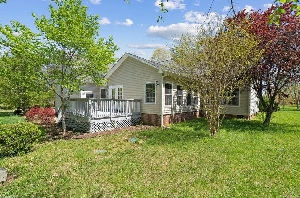 3700 Jeannie Rd, Whitsett NC  27377-8703 exterior