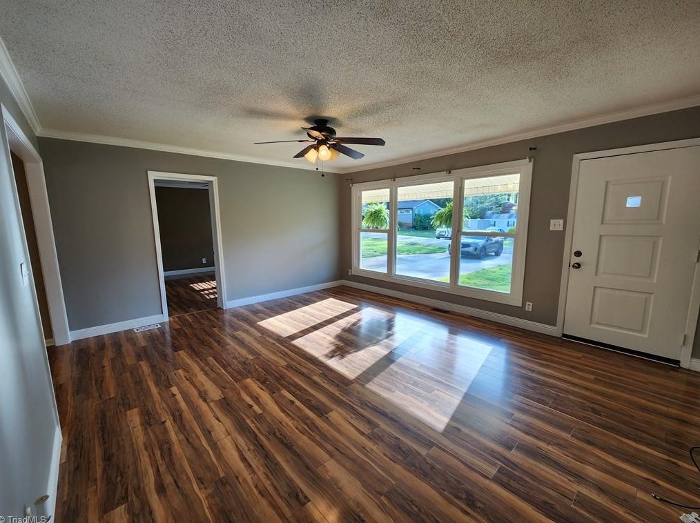 501 Hillcrest Dr, Randleman, NC 27317
